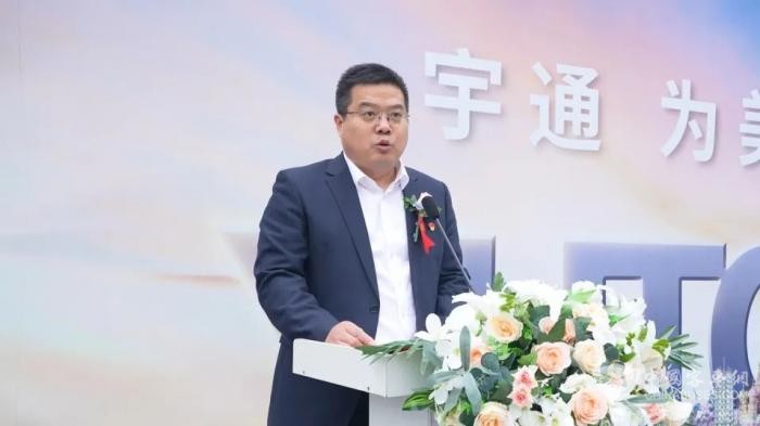 助當?shù)貙W生安全出行 宇通90輛校車交付路易達校車 助當?shù)貙W生安全出行 宇通90輛校車交付路易達校車