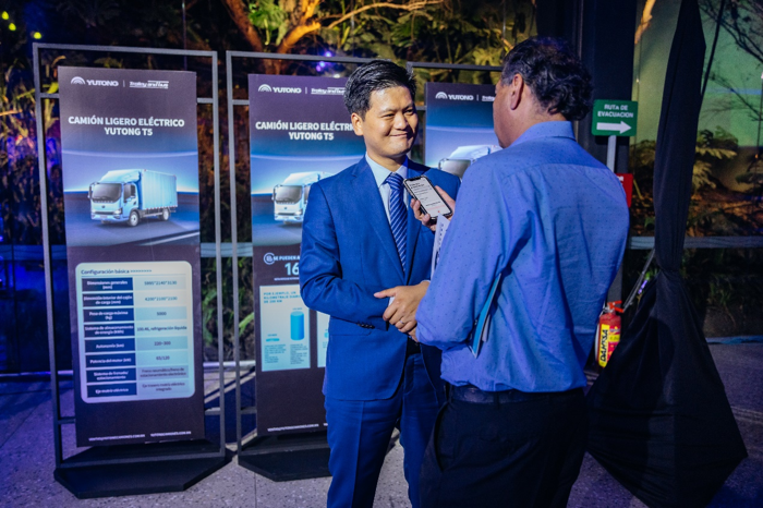 宇通在墨西哥發(fā)布全新一代新能源輕卡！