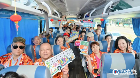 海南環(huán)島旅游公路觀光巴士火爆出圈，宇通助力海汽集團(tuán)加速探索旅游運(yùn)營(yíng)新模式