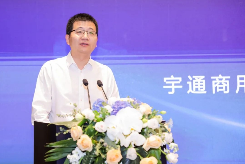 實(shí)力見(jiàn)證 | 加速拓展全場(chǎng)景運(yùn)輸，宇通重卡在日照發(fā)布底置換電新品！