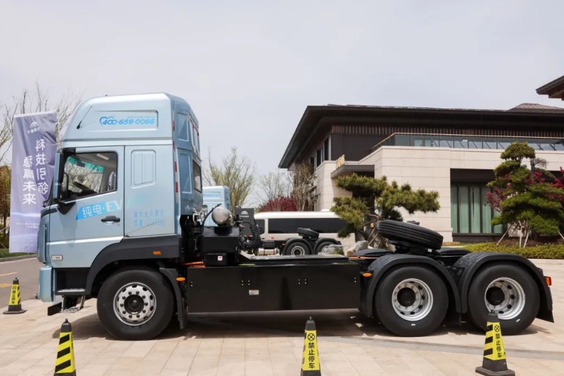 實(shí)力見(jiàn)證 | 加速拓展全場(chǎng)景運(yùn)輸，宇通重卡在日照發(fā)布底置換電新品！