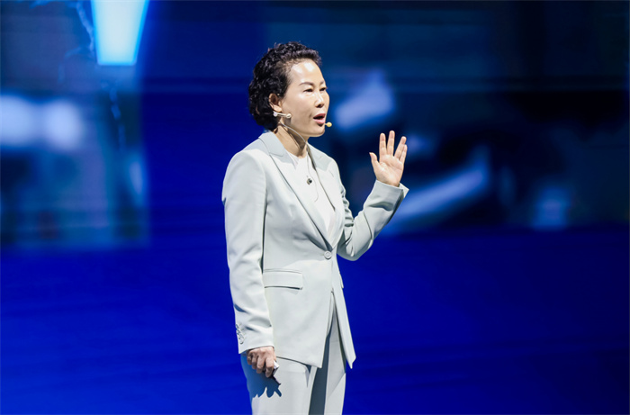 全系產(chǎn)品升級 全新宇通新能源輕卡再領(lǐng)行業(yè)風潮 全系產(chǎn)品升級 全新宇通新能源輕卡再領(lǐng)行業(yè)風潮