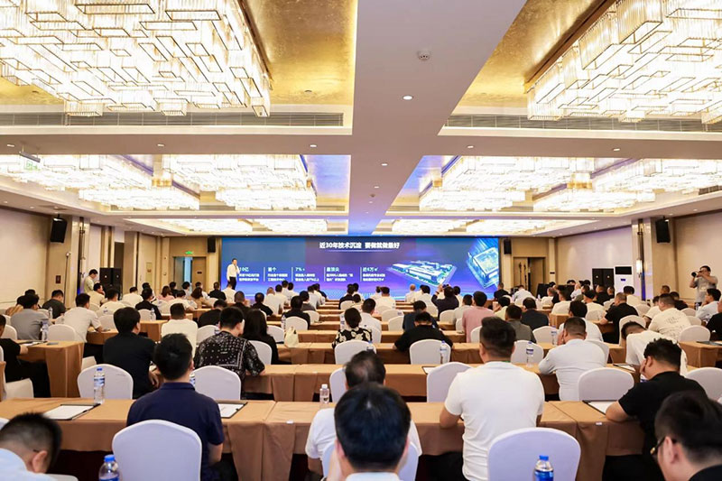 宇通重卡發(fā)布行業(yè)首款礦區(qū)專用純電動自卸車