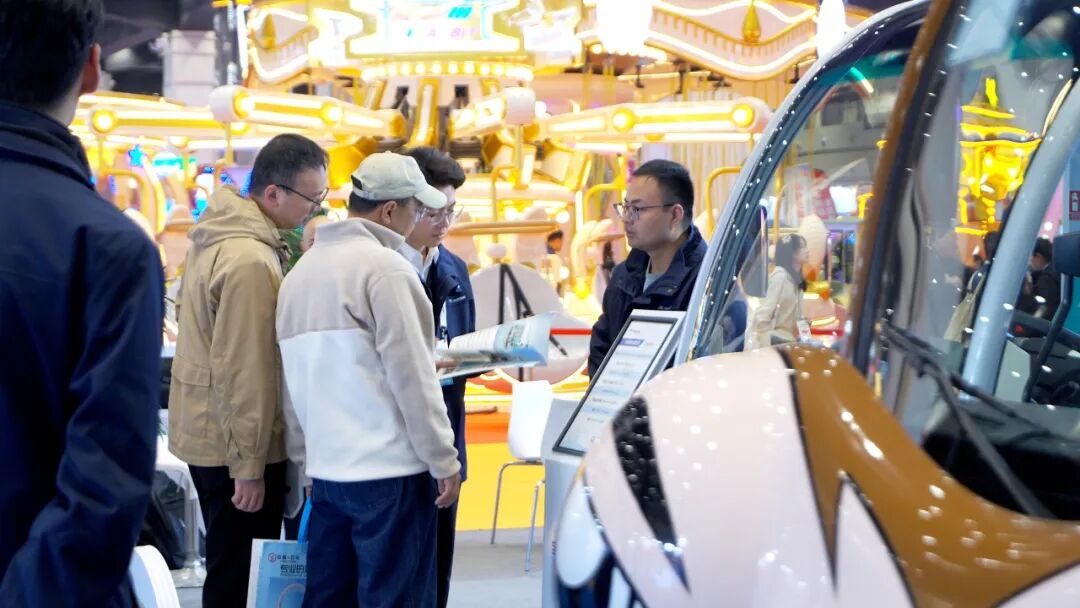 智趣出行，悅動(dòng)未來(lái)！宇通觀光車亮相2025中國(guó)（鄭州）旅游休閑娛樂(lè)產(chǎn)業(yè)博覽會(huì)