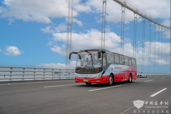 化身時尚icon 宇通C11E擔綱世界旅游小姐總決賽指定用車
