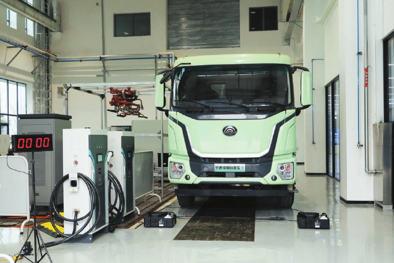 刷新重卡補能速度 宇通率先推出行業(yè)首個“閃充”解決方案